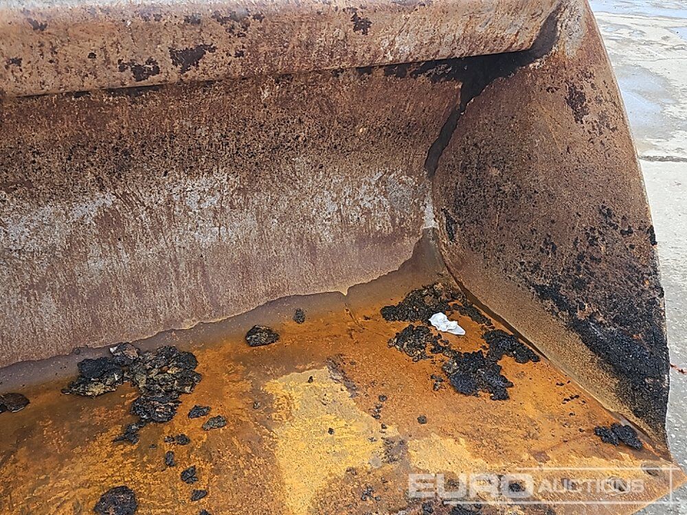 Godet 60" Loading Bucket to suit Telehandler: photos 12