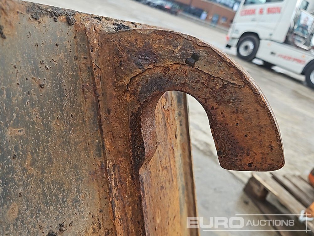 Godet 60" Loading Bucket to suit Telehandler: photos 14