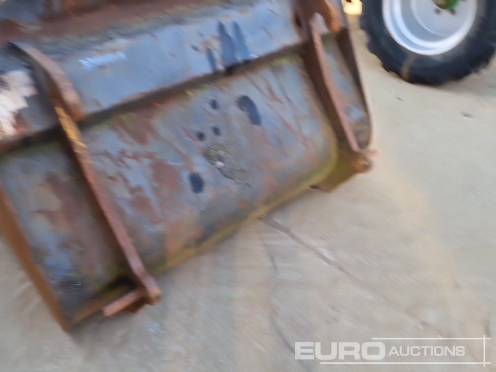 Godet 60" Loading Bucket to suit Telehandler: photos 6