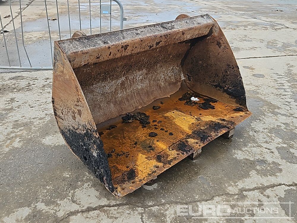 Godet 60" Loading Bucket to suit Telehandler: photos 7