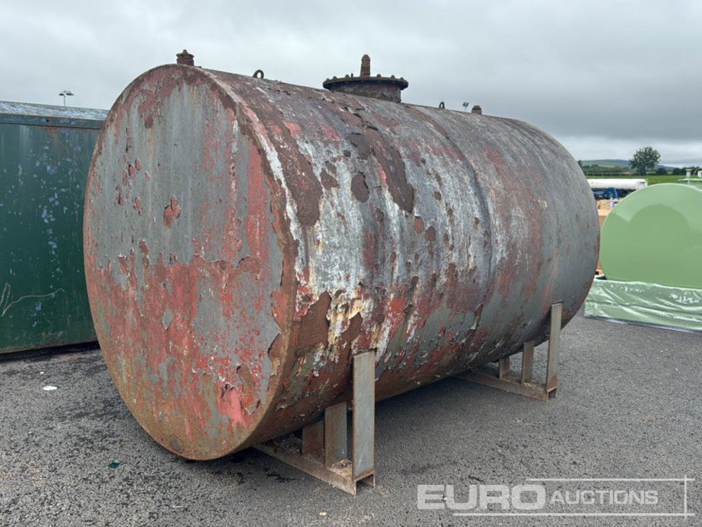 6000 Litre Steel Fuel Tank - Cuve de stockage: photos 1 6000 Litre Steel Fuel Tank - Cuve de stockage: photos 1