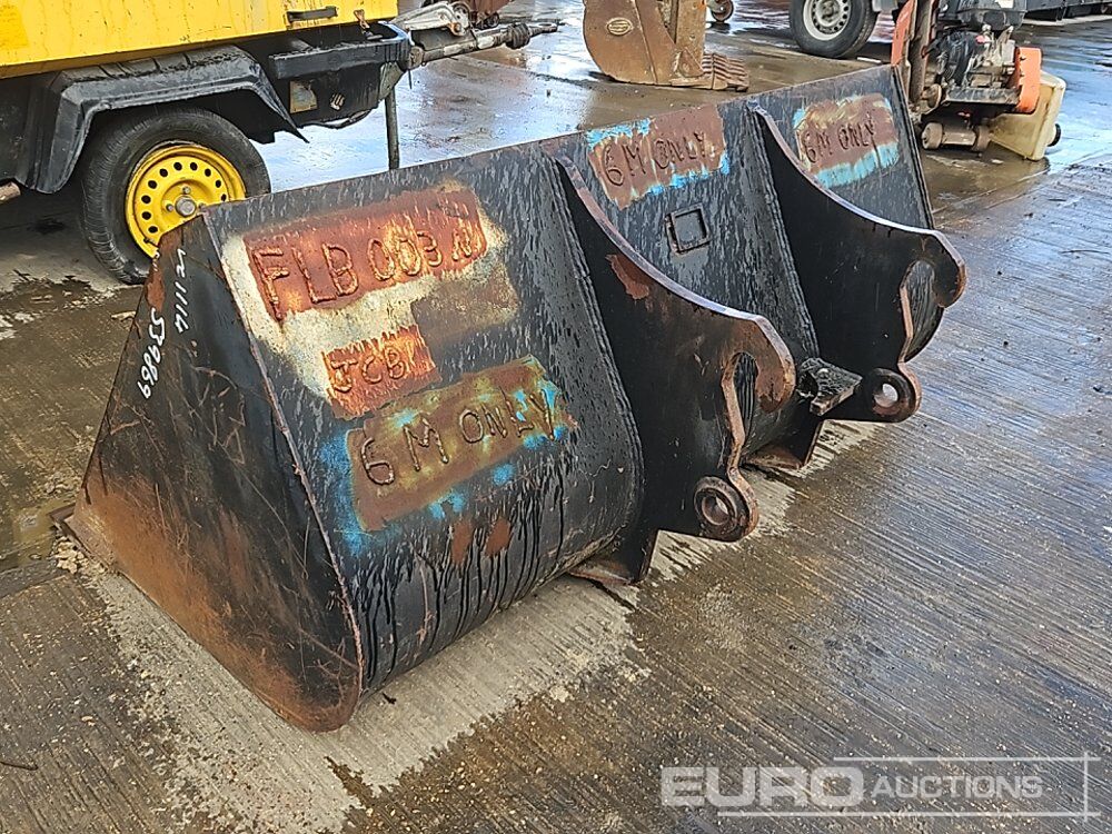 62" Loading Bucket to suit Telehandler - Godet: photos 3 62" Loading Bucket to suit Telehandler - Godet: photos 3