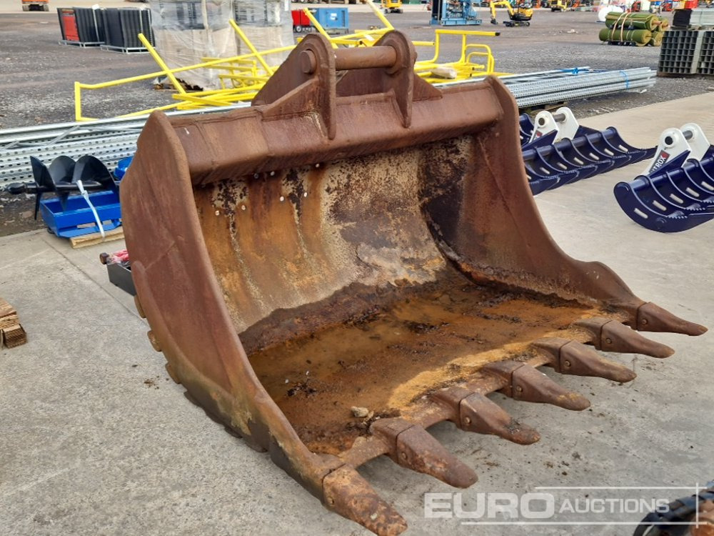 68" Digging Bucket 80mm Pin to suit 20 Ton Excavator - Godet: photos 4 68" Digging Bucket 80mm Pin to suit 20 Ton Excavator - Godet: photos 4