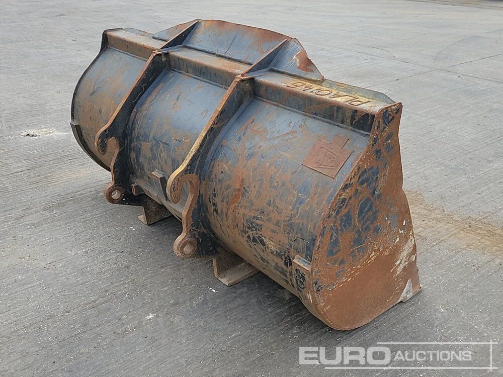 70" Loading Bucket to suit Telehandler - Godet: photos 5 70" Loading Bucket to suit Telehandler - Godet: photos 5