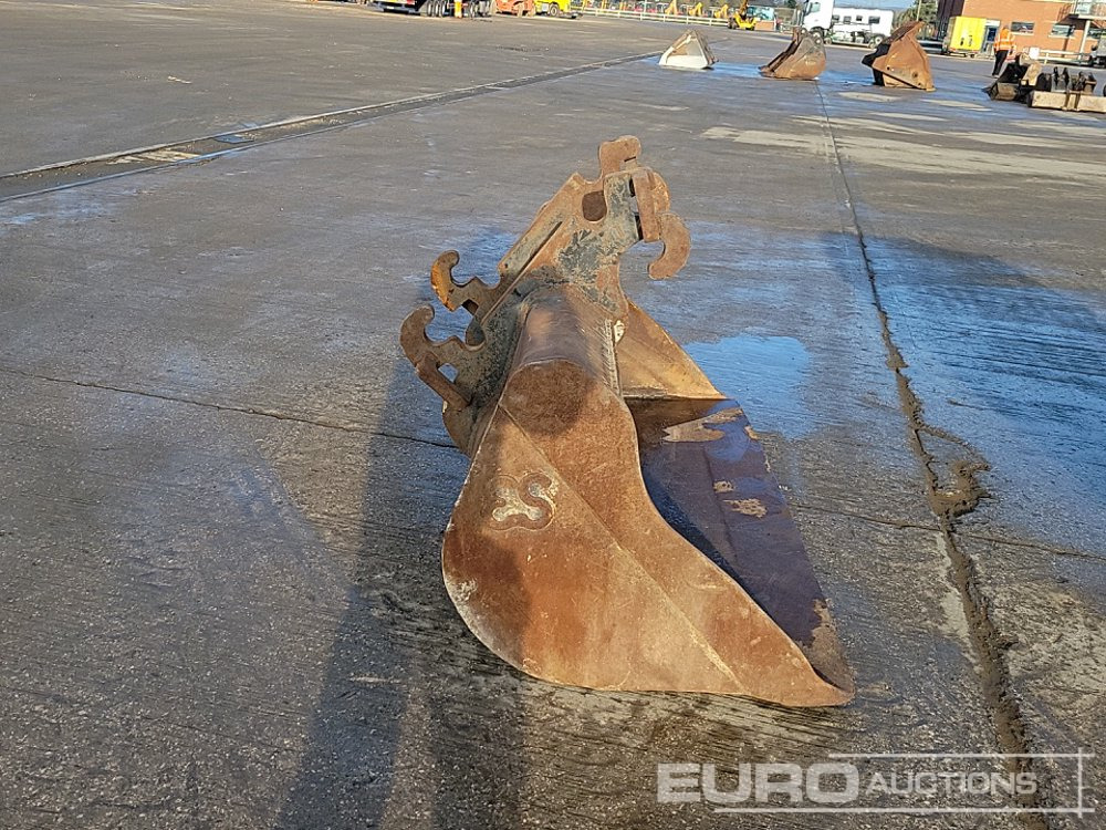 Godet 72" Ditching Bucket to suit Dedicated QH: photos 6