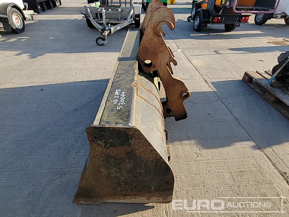 72" Loading Bucket to suit Telehandler - Godet: photos 2 72" Loading Bucket to suit Telehandler - Godet: photos 2