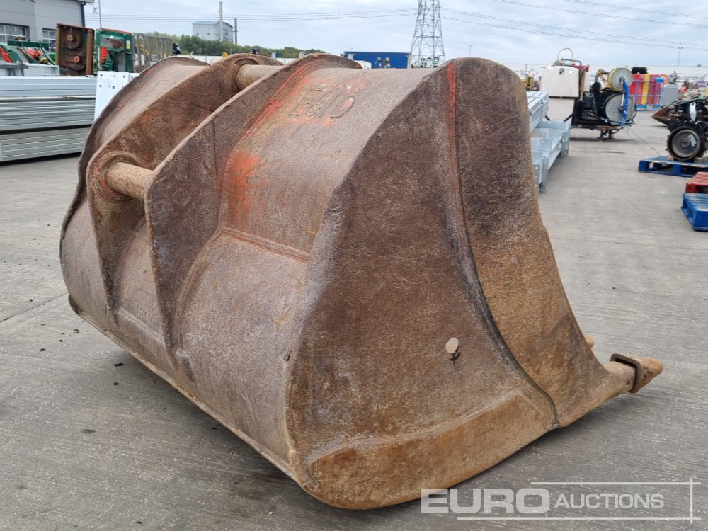 72" Scoop Bucket 100/110mm Pin to suit Volvo 480 - Godet: photos 5 72" Scoop Bucket 100/110mm Pin to suit Volvo 480 - Godet: photos 5