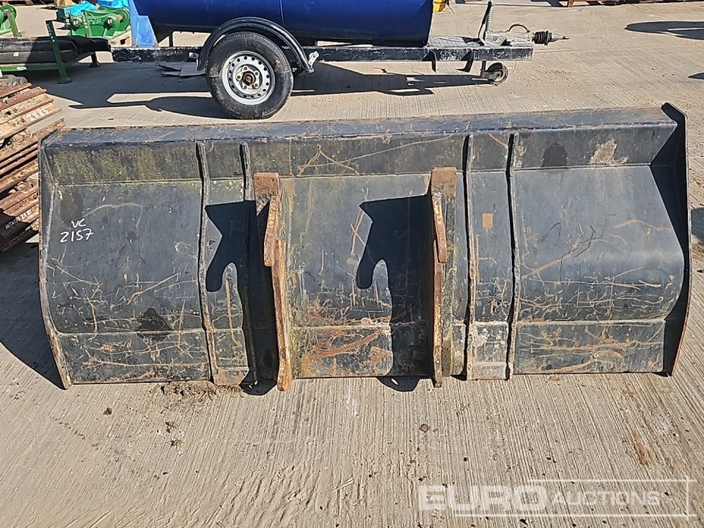 88" Loading Bucket to suit Telehandler - Godet: photos 4 88" Loading Bucket to suit Telehandler - Godet: photos 4