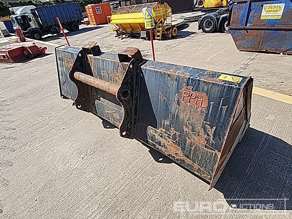 90" Front Loading Bucket to suit Manitou Telehandler - Godet: photos 3 90" Front Loading Bucket to suit Manitou Telehandler - Godet: photos 3