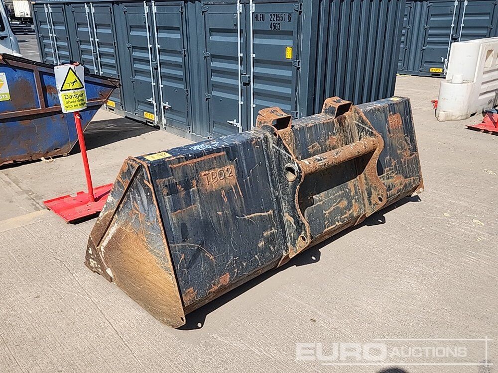90" Front Loading Bucket to suit Manitou Telehandler - Godet: photos 2 90" Front Loading Bucket to suit Manitou Telehandler - Godet: photos 2