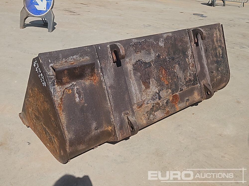 90" Loading Bucket to suit JCB Telehandler - Godet: photos 3 90" Loading Bucket to suit JCB Telehandler - Godet: photos 3