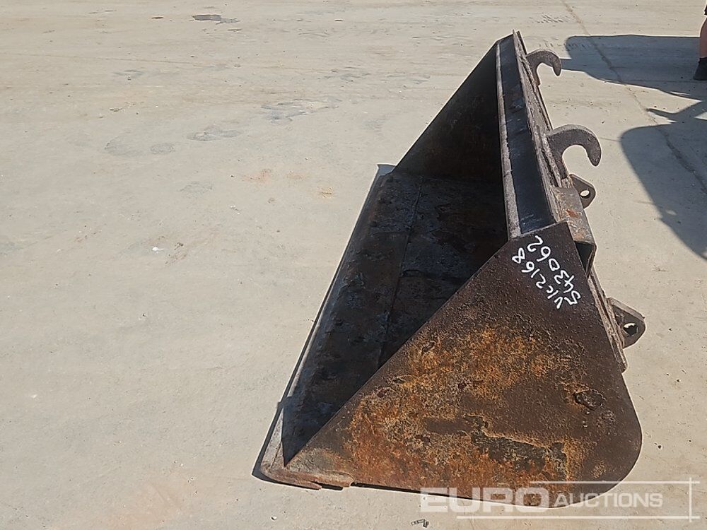 90" Loading Bucket to suit JCB Telehandler - Godet: photos 2 90" Loading Bucket to suit JCB Telehandler - Godet: photos 2