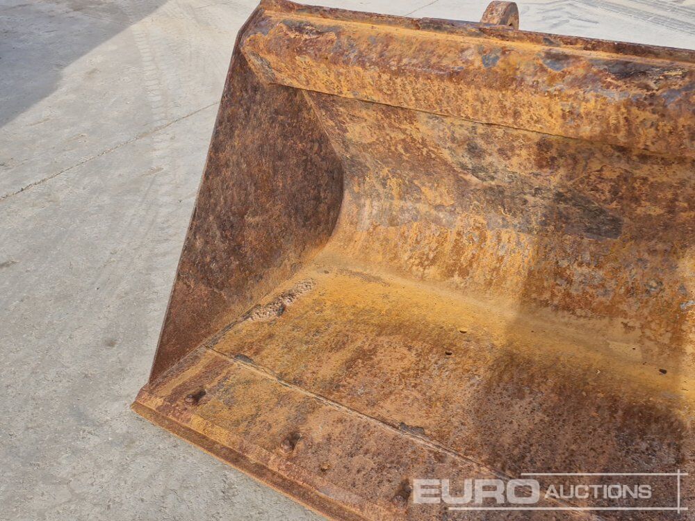 Godet 90" Loading Bucket to suit JCB Telehandler: photos 10