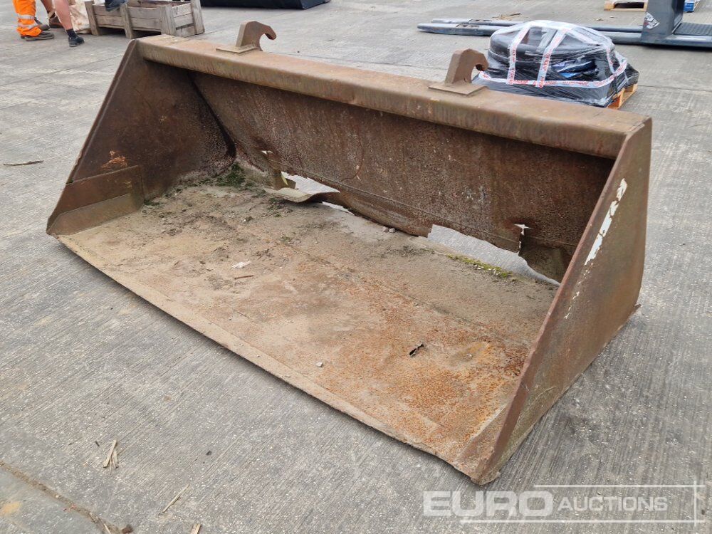 90" Loading Bucket to suit Telehandler (Damaged) - Godet: photos 1 90" Loading Bucket to suit Telehandler (Damaged) - Godet: photos 1