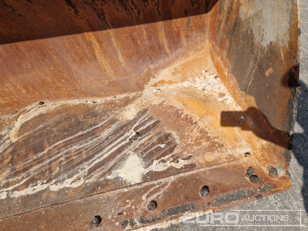 Godet 90" Loading Bucket to suit Telehandler: photos 16 Godet 90" Loading Bucket to suit Telehandler: photos 16
