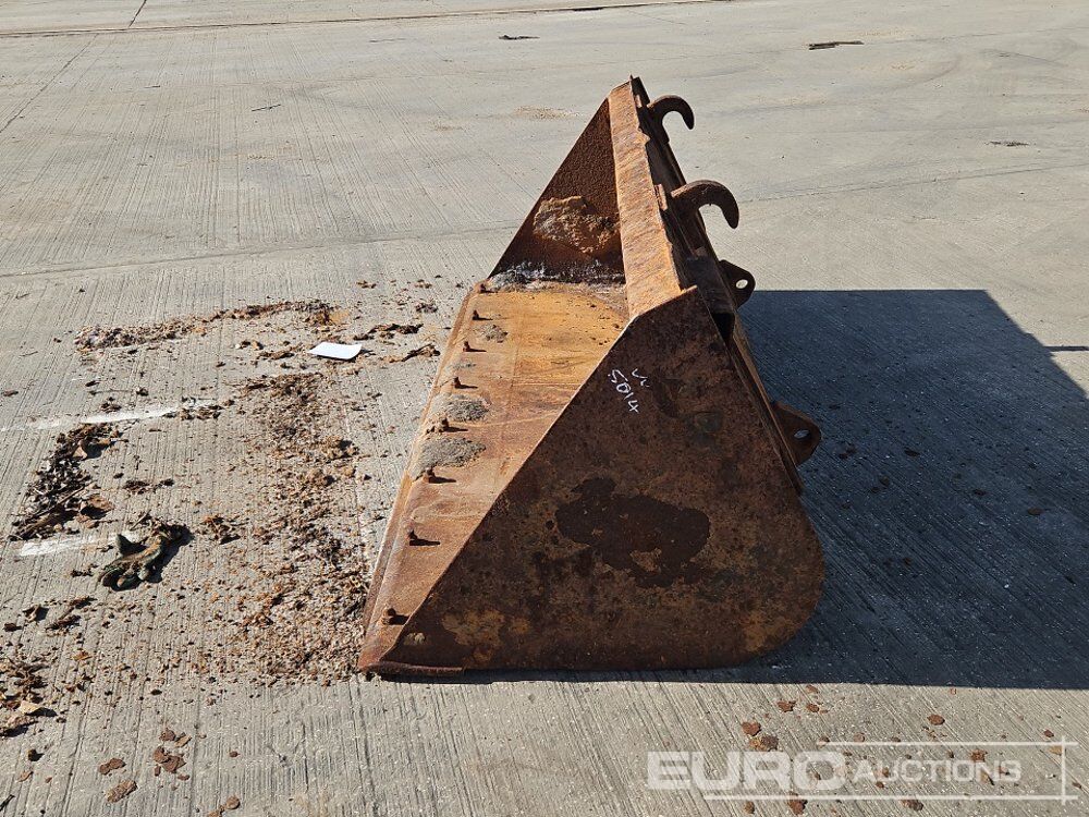 90" Loading Bucket to suit Telehandler - Godet: photos 2 90" Loading Bucket to suit Telehandler - Godet: photos 2