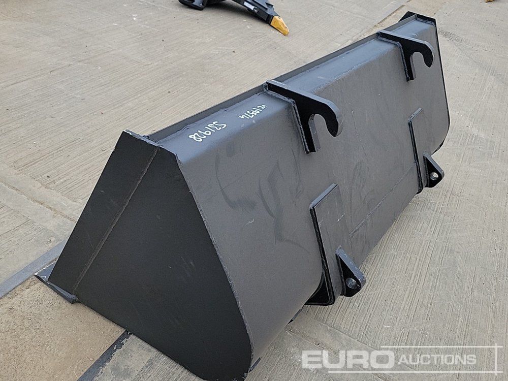 90" Loading Bucket to suit Telehandler - Godet: photos 3 90" Loading Bucket to suit Telehandler - Godet: photos 3