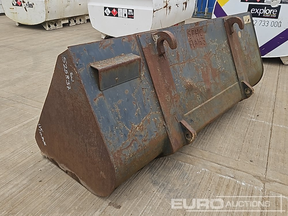 90" Loading Bucket to suit Telehandler - Godet: photos 3 90" Loading Bucket to suit Telehandler - Godet: photos 3