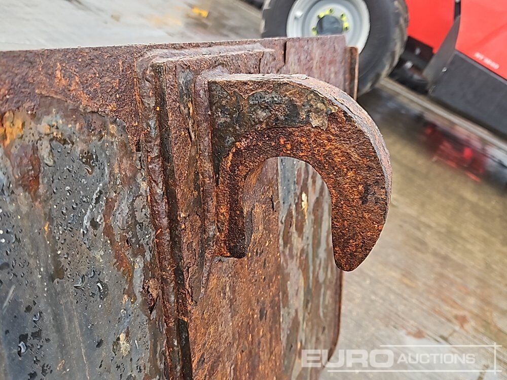 Godet 90" Loading Bucket to suit Telehandler: photos 14 Godet 90" Loading Bucket to suit Telehandler: photos 14