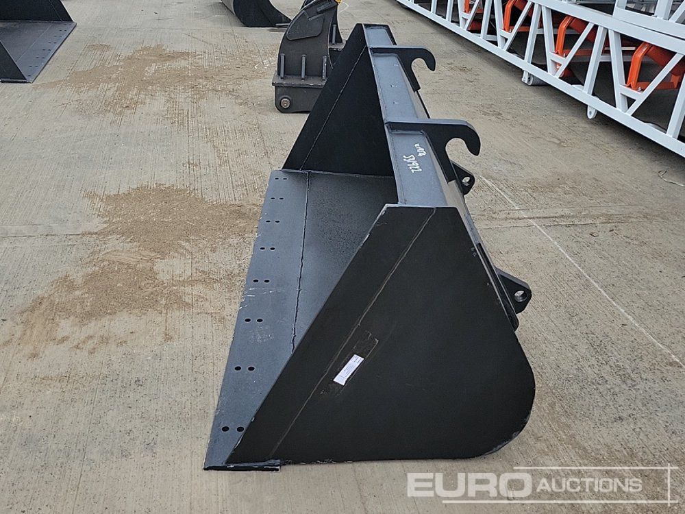 90" Loading Bucket to suit Telehandler - Godet: photos 2 90" Loading Bucket to suit Telehandler - Godet: photos 2