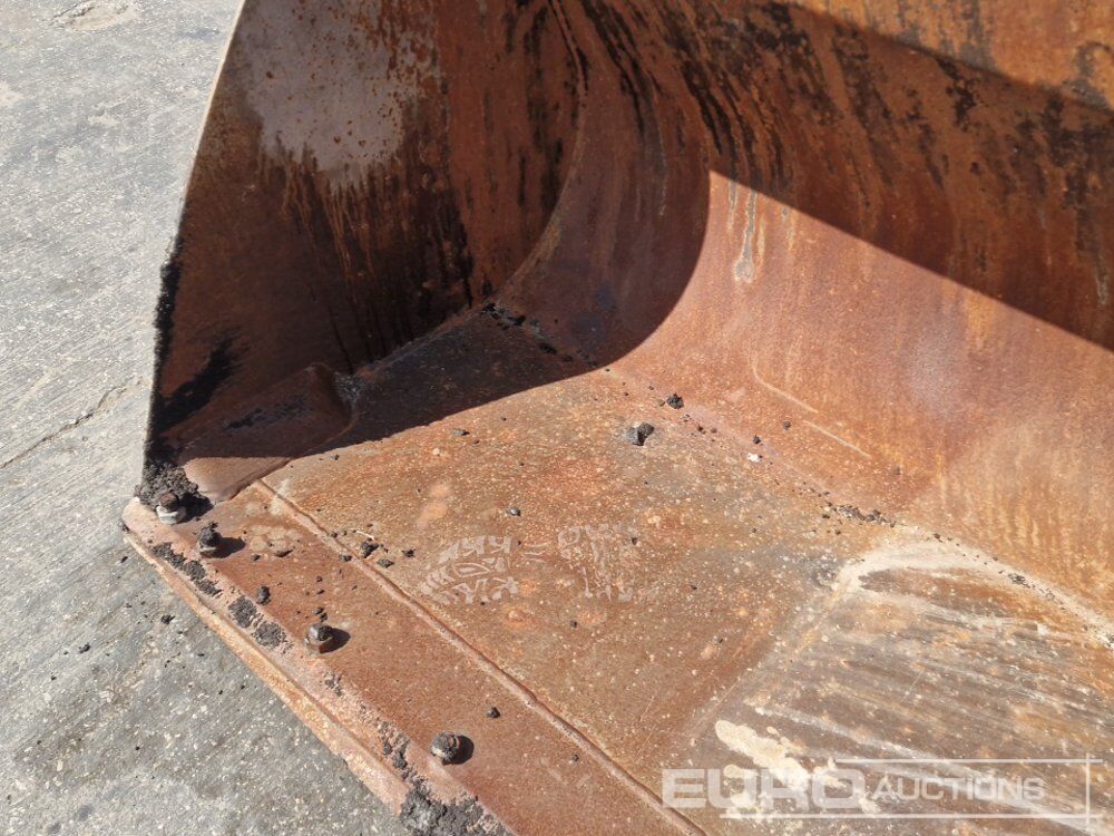 Godet 90" Loading Bucket to suit Telehandler: photos 18 Godet 90" Loading Bucket to suit Telehandler: photos 18