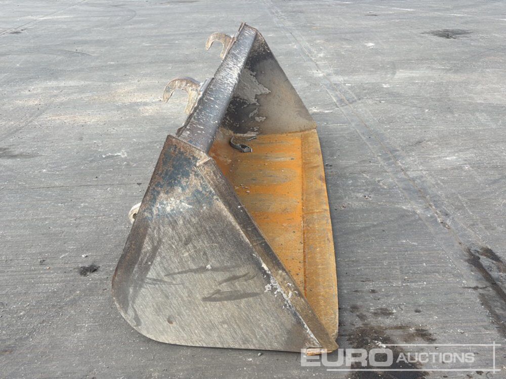 Godet 90" Loading Bucket to suit Telehandler: photos 8 Godet 90" Loading Bucket to suit Telehandler: photos 8