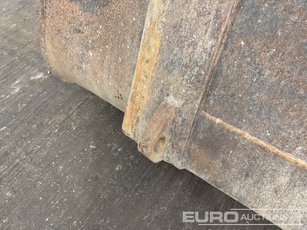 Godet 90" Loading Bucket to suit Telehandler: photos 14 Godet 90" Loading Bucket to suit Telehandler: photos 14