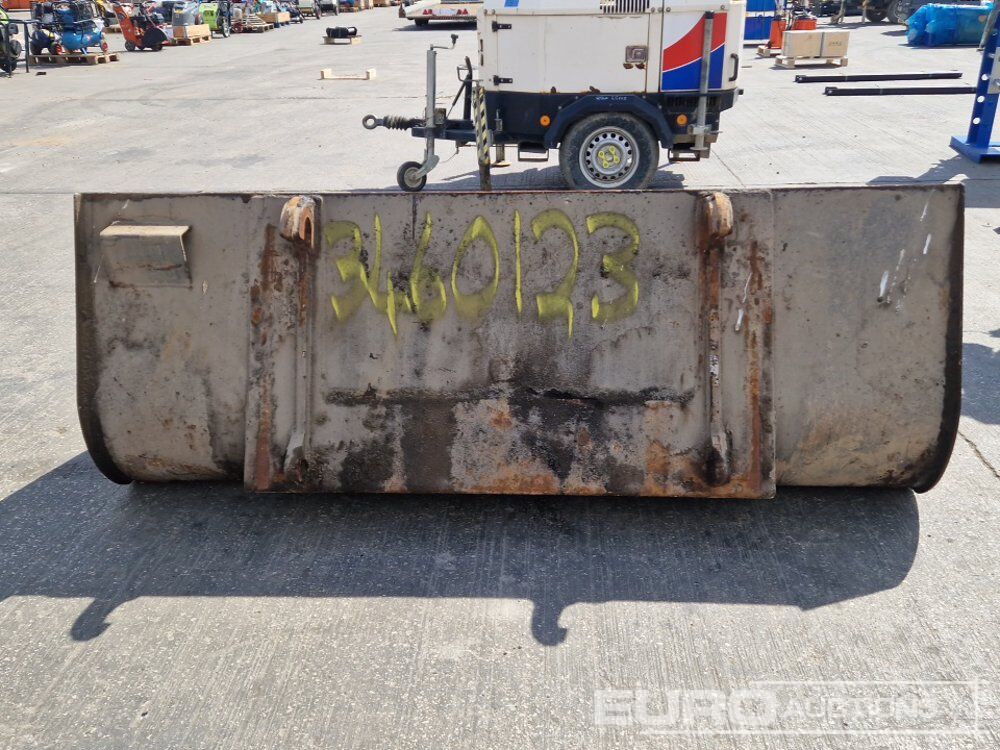 Godet 90" Loading Bucket to suit Telehandler: photos 6 Godet 90" Loading Bucket to suit Telehandler: photos 6