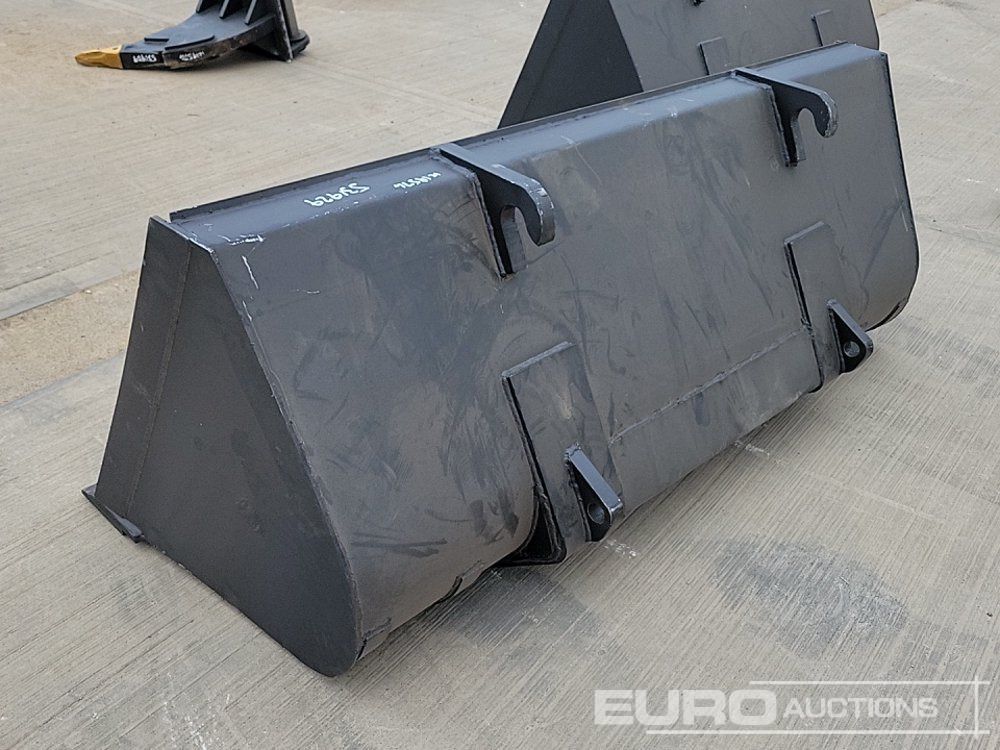 90" Loading Bucket to suit Telehandler - Godet: photos 3 90" Loading Bucket to suit Telehandler - Godet: photos 3
