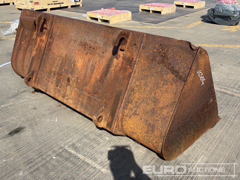 90" Loading Bucket to suit Telehandler - Godet: photos 5 90" Loading Bucket to suit Telehandler - Godet: photos 5
