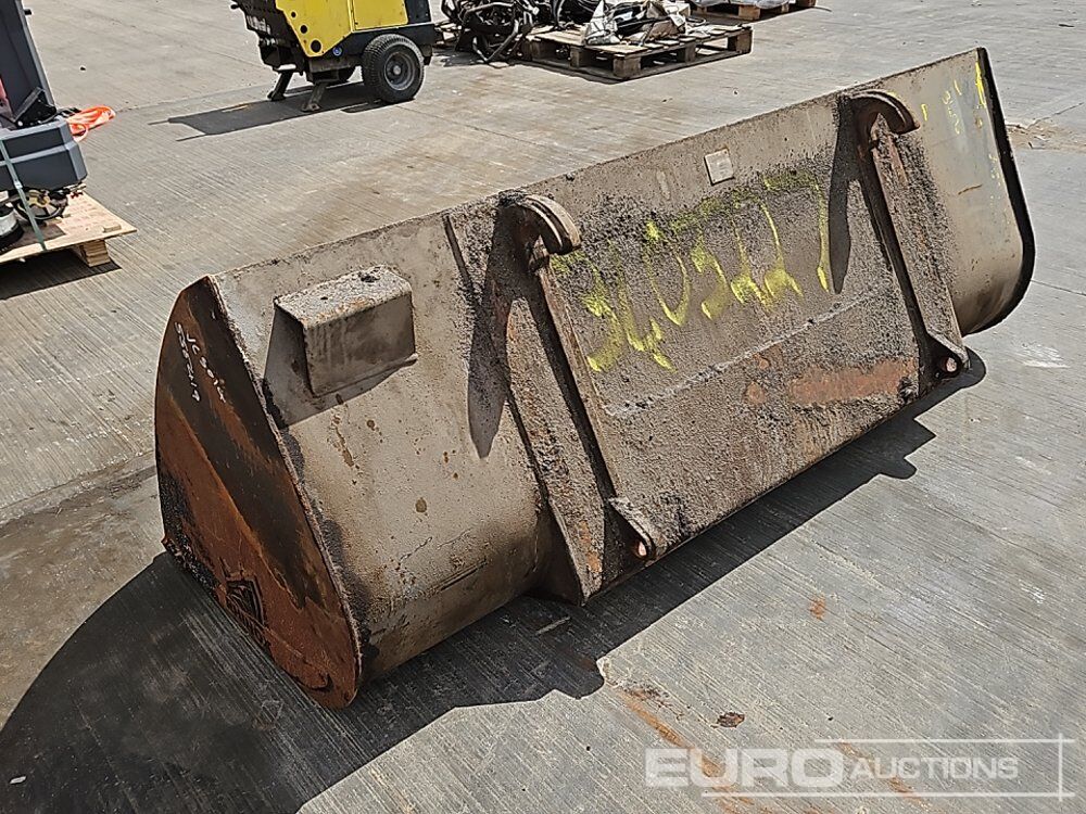 90" Loading Bucket to suit Telehandler - Godet: photos 3 90" Loading Bucket to suit Telehandler - Godet: photos 3