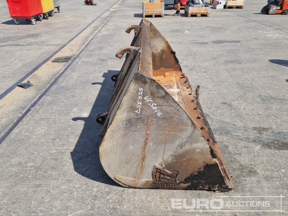 Godet 90" Loading Bucket to suit Telehandler: photos 8 Godet 90" Loading Bucket to suit Telehandler: photos 8