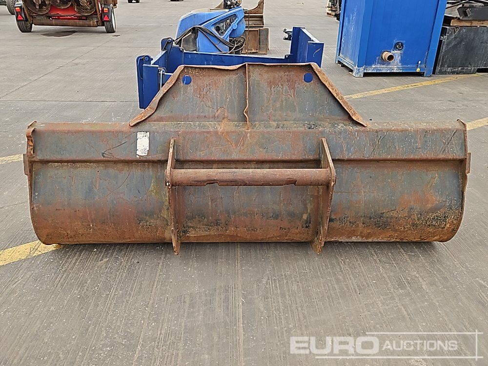 90" Loading Bucket to suit Telehandler - Godet: photos 4 90" Loading Bucket to suit Telehandler - Godet: photos 4