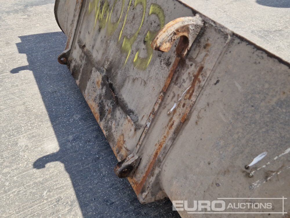 Godet 90" Loading Bucket to suit Telehandler: photos 9 Godet 90" Loading Bucket to suit Telehandler: photos 9