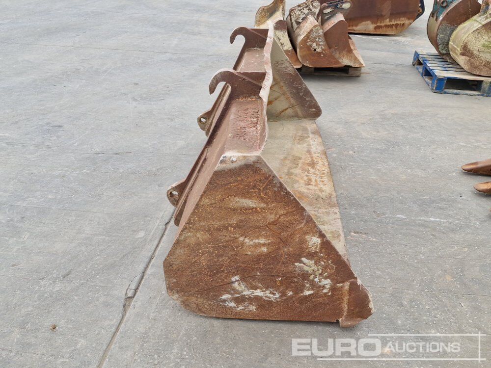 Godet 90" Loading Bucket to suit Telehandler: photos 6 Godet 90" Loading Bucket to suit Telehandler: photos 6