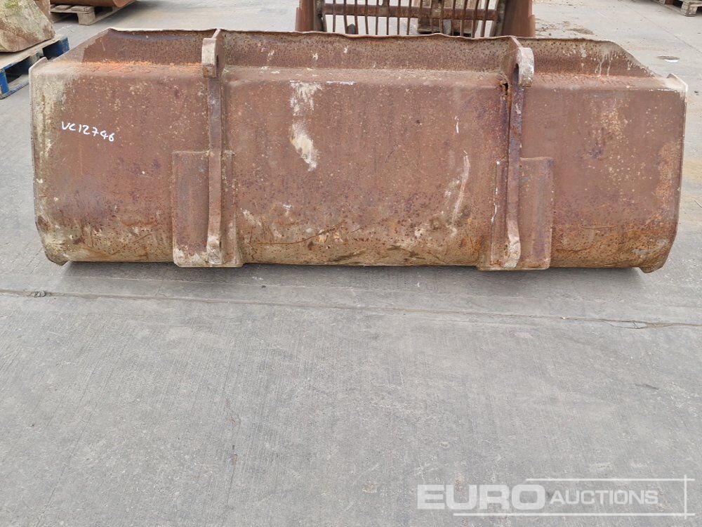 90" Loading Bucket to suit Telehandler - Godet: photos 4 90" Loading Bucket to suit Telehandler - Godet: photos 4