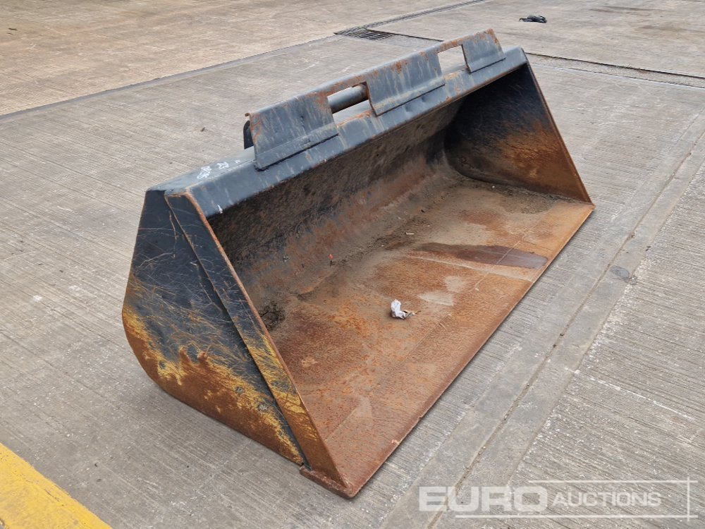 92" Loading Bucket to suit Manitou Telehandler - Godet: photos 1 92" Loading Bucket to suit Manitou Telehandler - Godet: photos 1