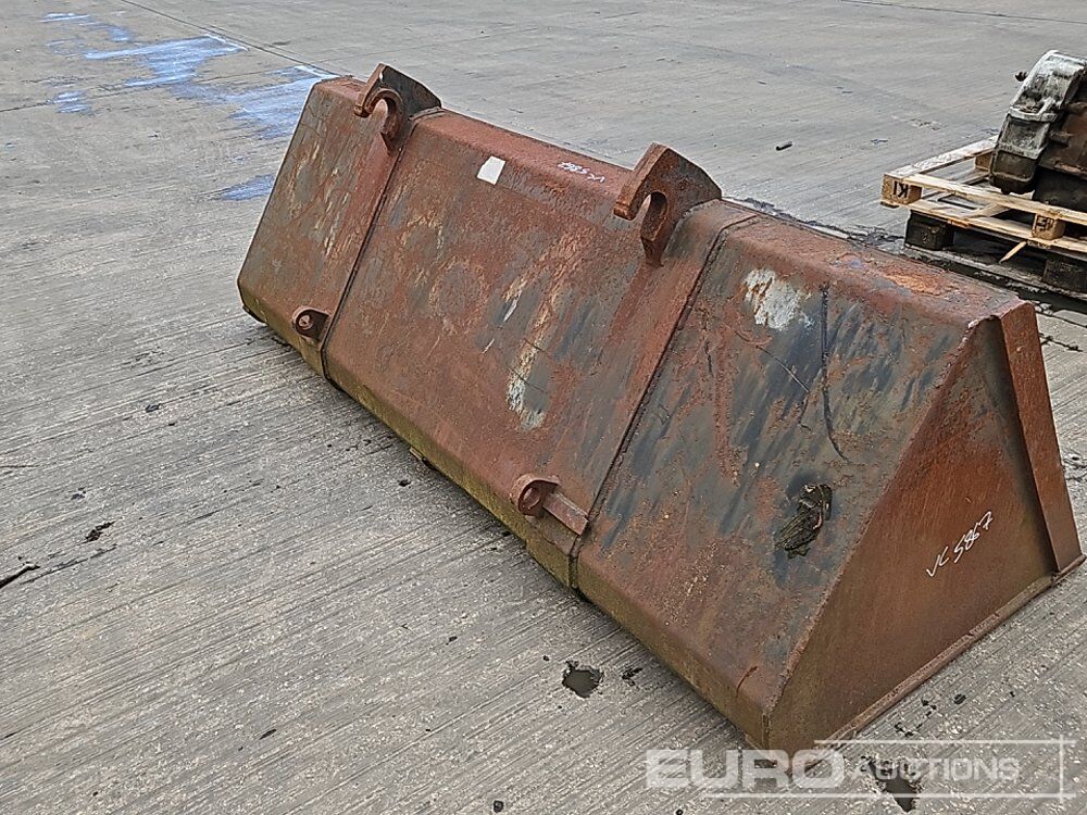 92" Loading Bucket to suit Telehandler - Godet: photos 5 92" Loading Bucket to suit Telehandler - Godet: photos 5