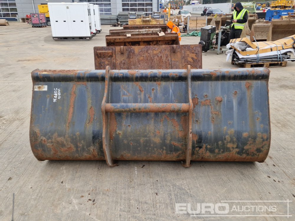 94" Loading Bucket to suit Telehandler - Godet: photos 4 94" Loading Bucket to suit Telehandler - Godet: photos 4