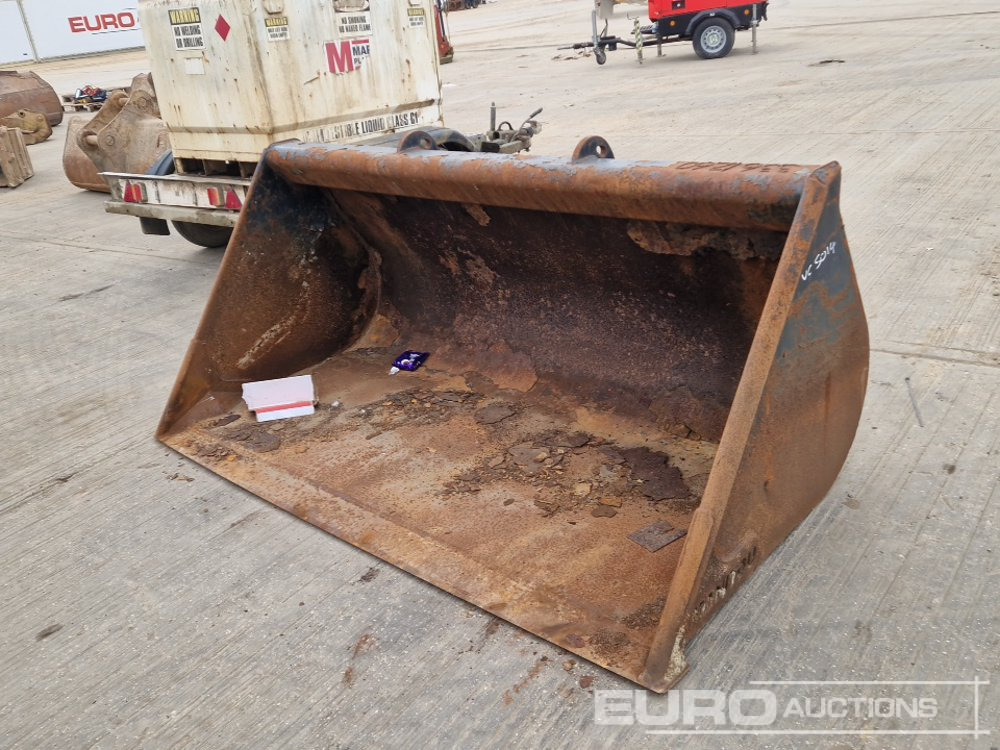94" Loading Bucket to suit Telehandler - Godet: photos 1 94" Loading Bucket to suit Telehandler - Godet: photos 1