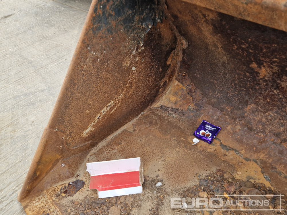 Godet 94" Loading Bucket to suit Telehandler: photos 10 Godet 94" Loading Bucket to suit Telehandler: photos 10