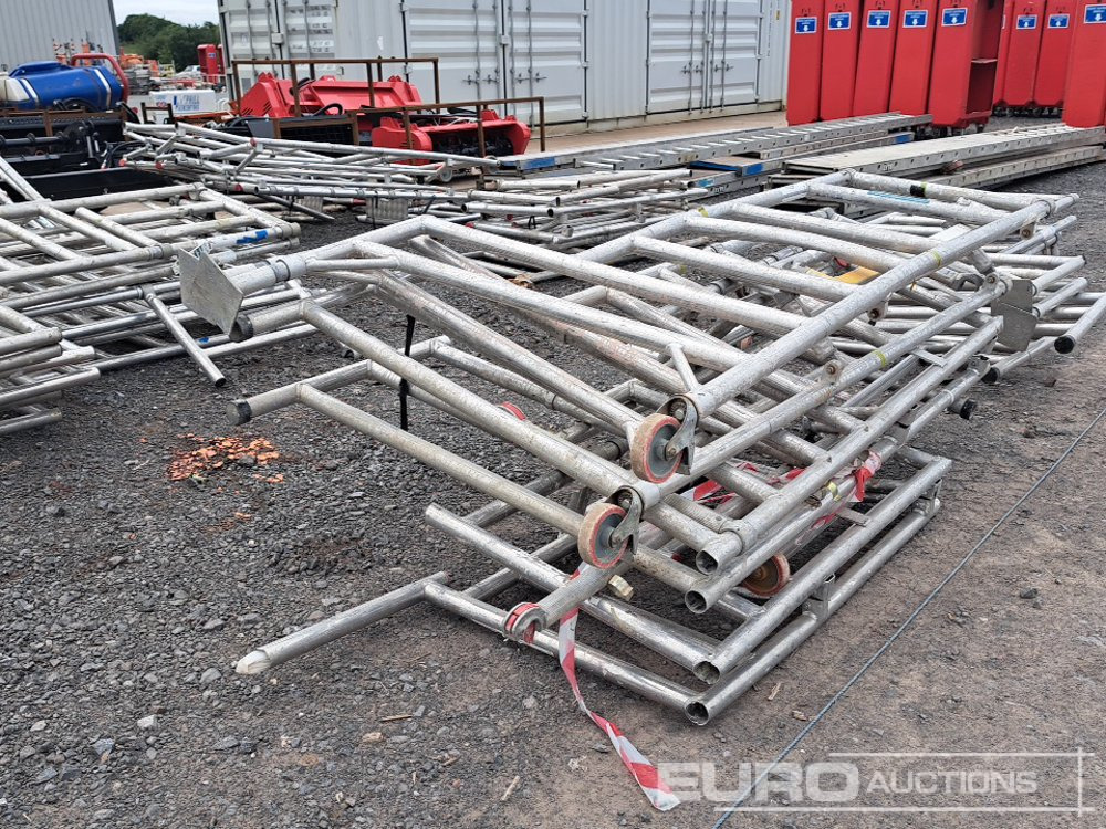 Aluminium Podium Scaffolding (3 of) - Matériel de chantier: photos 1 Aluminium Podium Scaffolding (3 of) - Matériel de chantier: photos 1