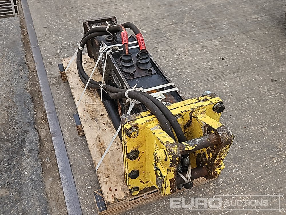 BK Hydraulic Breaker 30mm Pin to suit Mini Excavator - Marteau hydraulique: photos 3 BK Hydraulic Breaker 30mm Pin to suit Mini Excavator - Marteau hydraulique: photos 3