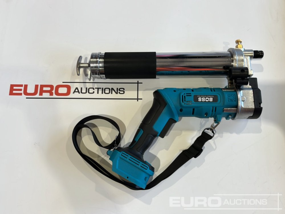 Matériel de chantier Boss 21 Volt Lithium Battery Cordless Grease Gun, 2 Batteries, Charger, Case, Shoulder Strap, Extension Pieces and Fittings: photos 11