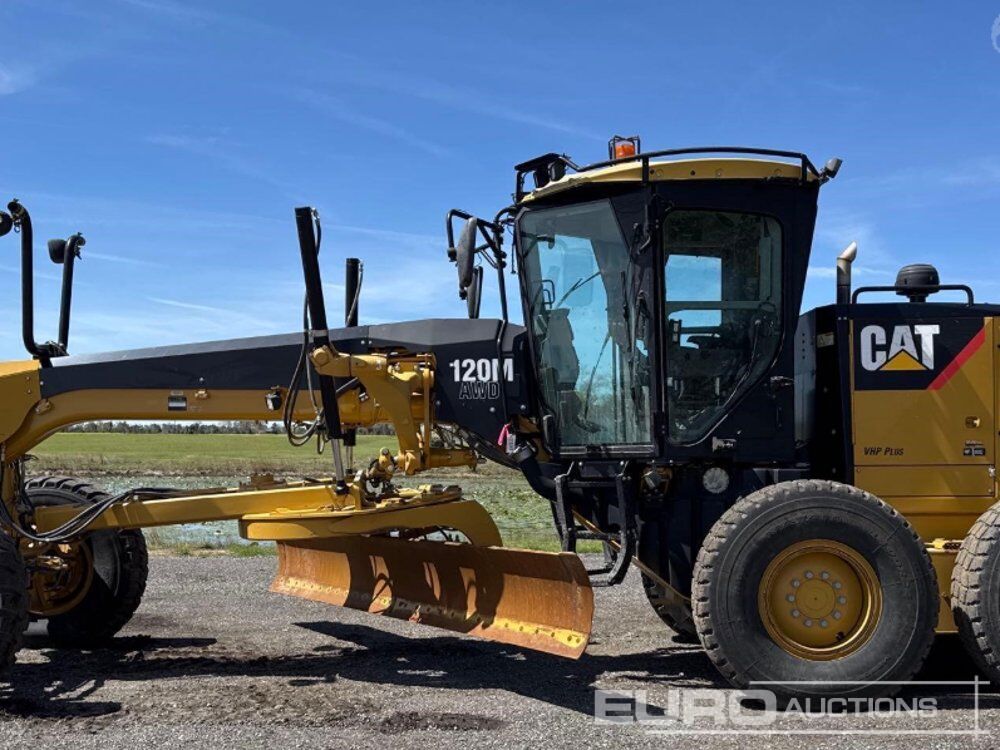 CAT 120M - Niveleuse: photos 1 CAT 120M - Niveleuse: photos 1