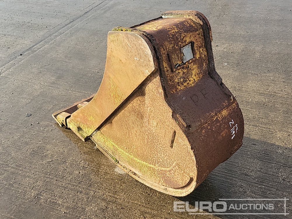 CAT 18" Digging Bucket - Godet: photos 3 CAT 18" Digging Bucket - Godet: photos 3