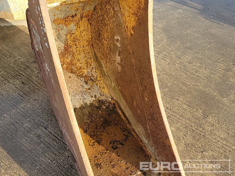 Godet CAT 18" Digging Bucket: photos 9