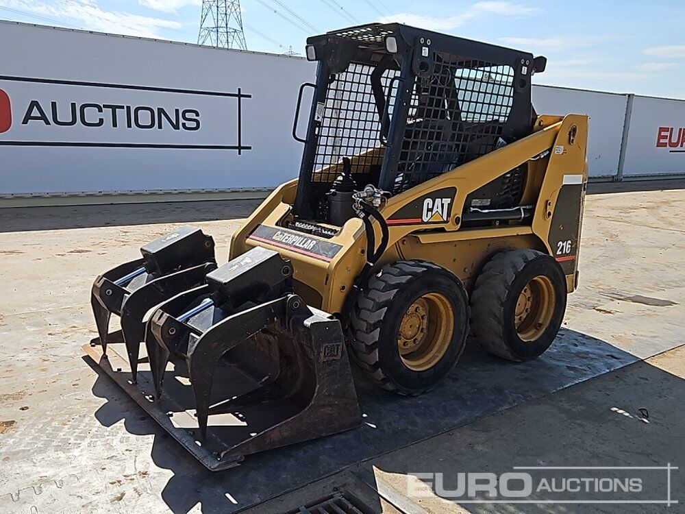 CAT 216 - Mini chargeuse: photos 1 CAT 216 - Mini chargeuse: photos 1