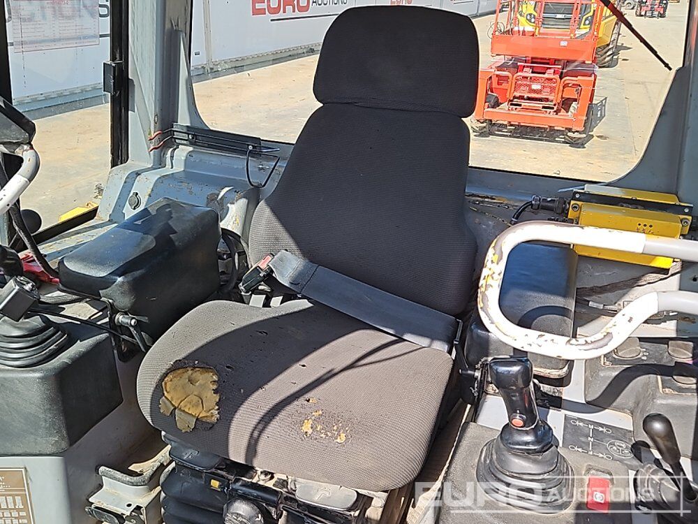 Bulldozer CAT D4G: photos 35 Bulldozer CAT D4G: photos 35