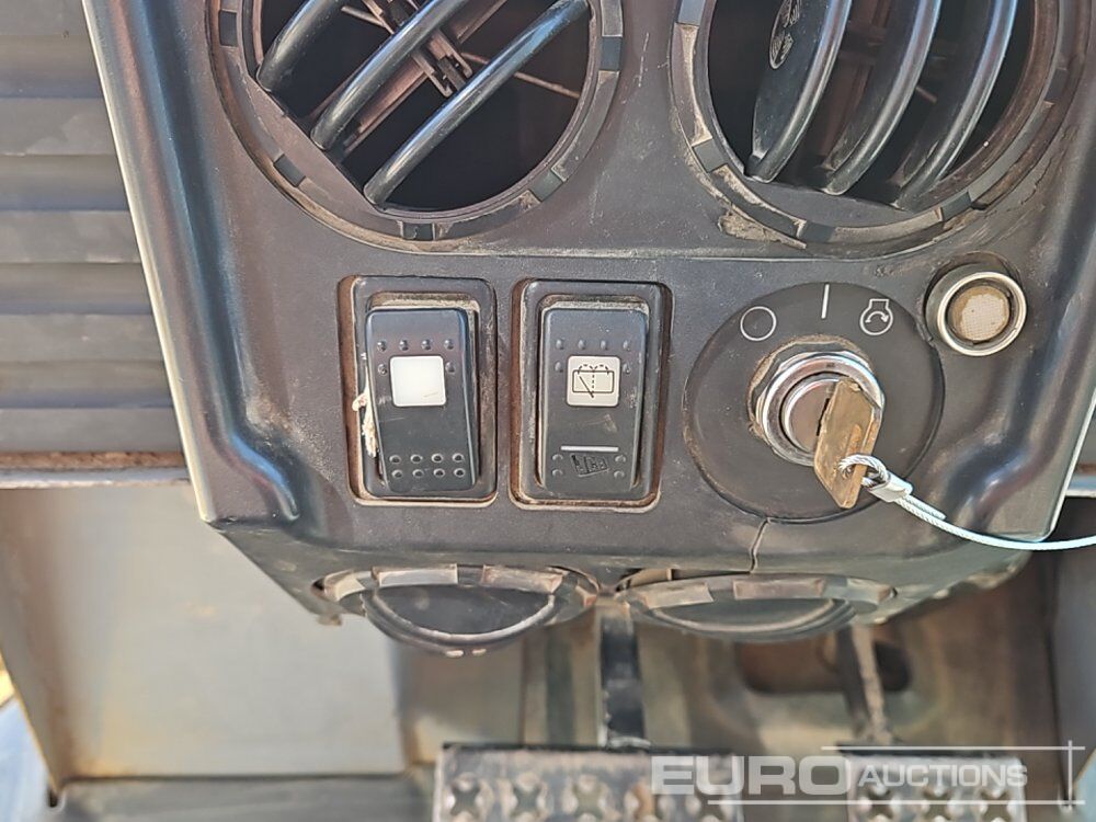 Bulldozer CAT D4G: photos 42 Bulldozer CAT D4G: photos 42